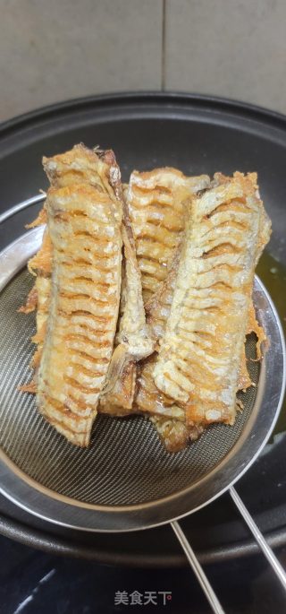 炸风琴带鱼的做法步调：12