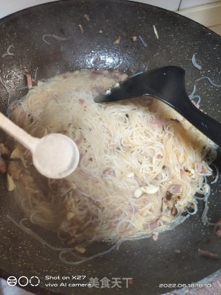 腊肉烧粉丝的做法步调：5