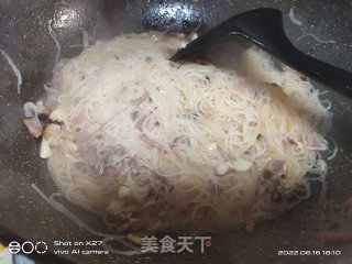 腊肉烧粉丝的做法步调：4