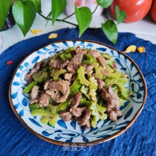 苦瓜炒牛肉的做法步调：6
