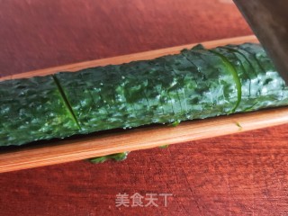 蓑衣黄瓜的做法步调：1