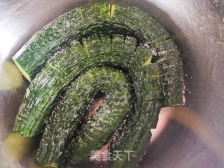 蓑衣黄瓜的做法步调：2
