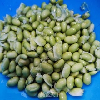 毛豆米烧茄子的做法步调：2