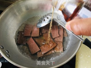 鸭血粉丝煲的做法步调：3