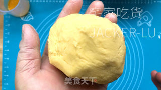 奶喷鼻小酥饼，易操纵整失利，金黄酥坚，奶喷鼻味实足，超好吃 。的做法步调：7