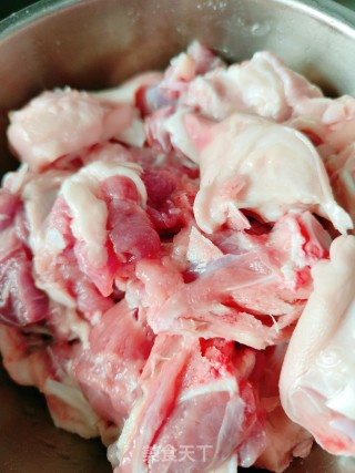 下压锅焖猪蹄的做法步调：2