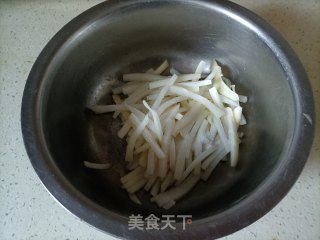 萝卜粉条素饺子的做法步调：1