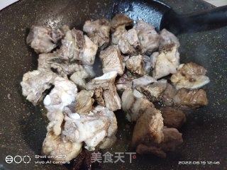 糖醋排骨的做法步调：3