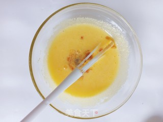 本味喷鼻草冰淇淋的做法步调：3