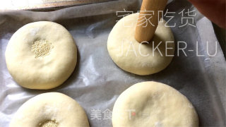 免揉豆沙里包，建造简朴，坚实适口，奶喷鼻味女实足。的做法步调：17