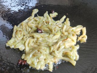 素炒茄子的做法步调：8