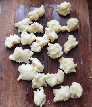 炸糖糕的做法步调：7