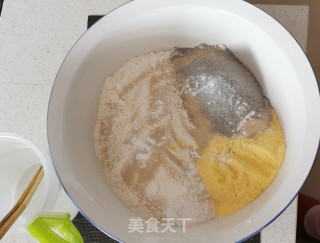 三开里枣馒头的做法步调：3