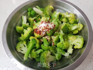 凉拌西蓝花的做法步调：3