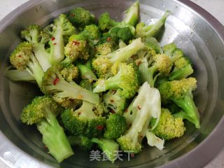 凉拌西蓝花的做法步调：5