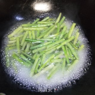 茄子烩豆角的做法步调：3