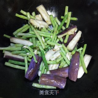 茄子烩豆角的做法步调：8