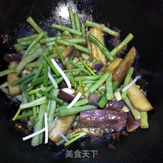 茄子烩豆角的做法步调：11