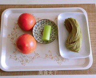 番茄菠菜里的做法步调：1