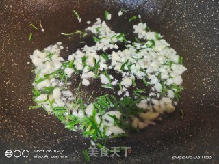 肉终炒豆角的做法步调：3