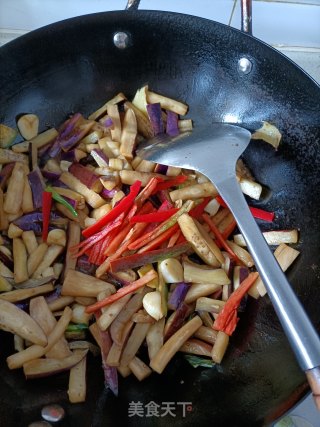 腊鱼茄子煲的做法步调：4