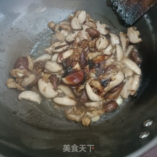 喷鼻菇炒肉的做法步调：10