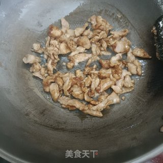 喷鼻菇炒肉的做法步调：5
