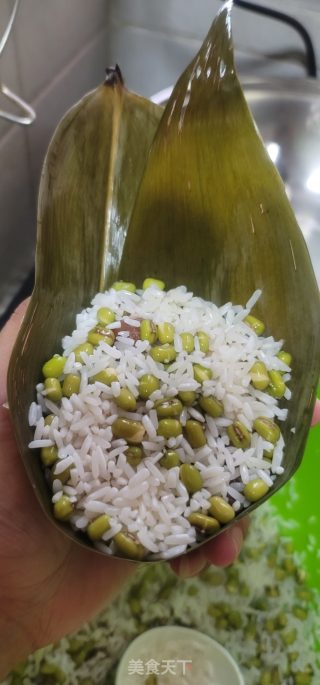 绿豆肉粽的做法步调：6