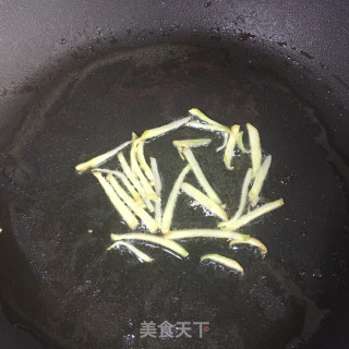 白烧鲳鱼的做法步调：3