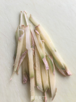 白烧鲳鱼的做法步调：2
