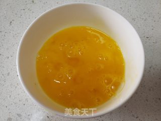 鸡蛋炒碾转的做法步调：2