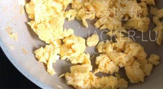 家常韭菜盒子，中壳又坚又喷鼻，内乱馅陈美妙吃。的做法步调：7