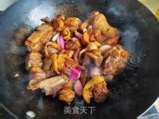 乌木耳炖土鸡的做法步调：7