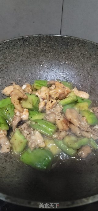 凉瓜焖鸡的做法步调：11