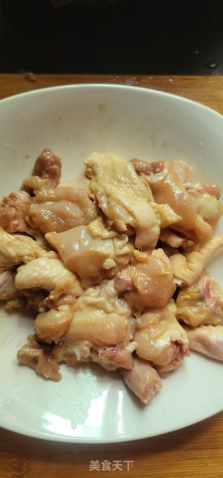 凉瓜焖鸡的做法步调：3