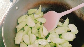 丝瓜炒水腿的做法步调：5