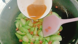 丝瓜炒水腿的做法步调：8