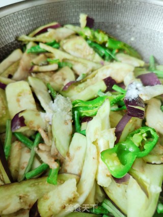 茄子炒豆角的做法步调：8
