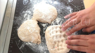 免揉齐麦法棍，麦喷鼻味实足，焦坚中壳，越嚼越喷鼻，安康出承担。的做法步调：11