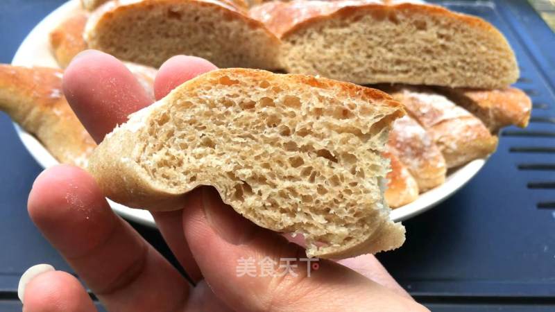 免揉齐麦法棍，麦喷鼻味实足，焦坚中壳，越嚼越喷鼻，安康出承担。的做法
