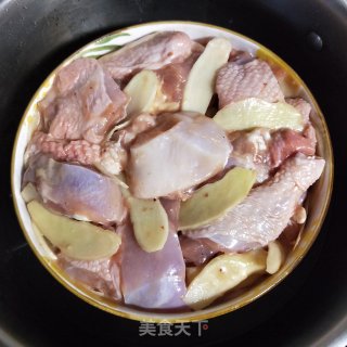 仔姜蒸滑鸡的做法步调：5