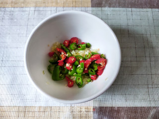 凉拌金针菇的做法步调：4