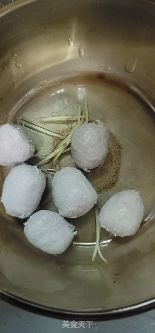 猪肉丸子冬瓜汤的做法步调：2