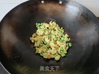 毛豆炒鸡蛋的做法步调：6