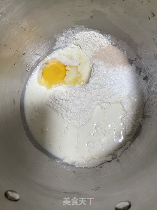 肠仔包的做法步调：1