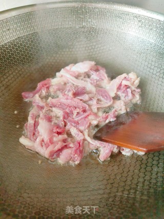 辣椒炒肉的做法步调：6