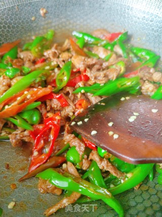 辣椒炒肉的做法步调：10