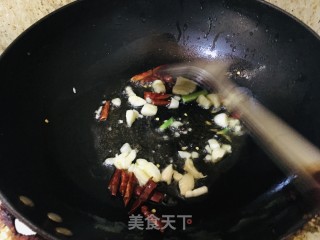 酸辣西葫芦的做法步调：1