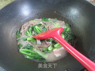 咸五花肉小青菜荞麦里的做法步调：6