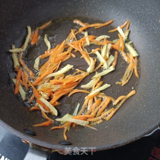 芹菜炒牛筋的做法步调：7